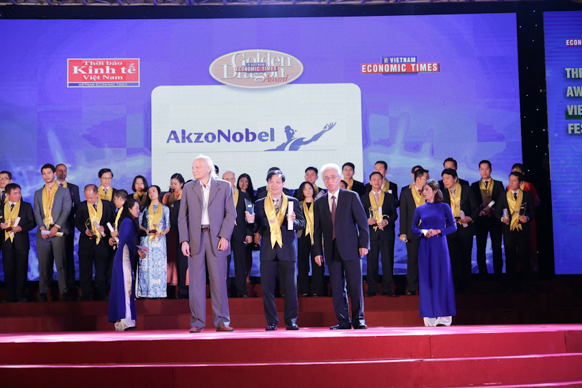 AkzoNobel VN được vinh danh về thành tựu phát triển bền vững lần thứ 5 tại lễ trao giải thưởng Rồng Vàng