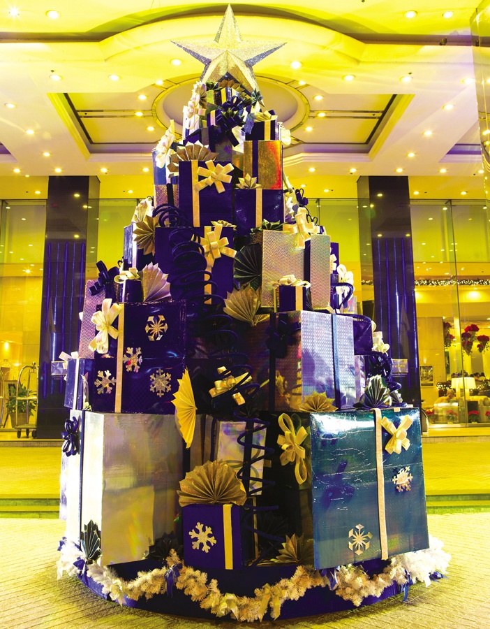 Góc Noel với gam màu xanh đậm của Khách sạn Caravelle