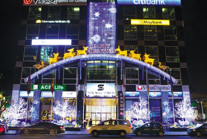 Trang trí Noel ở cao ốc Sun Wah