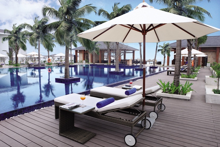 Không gì sảng khoái hơn đắm mình dưới làn nước mát của hồ bơi…