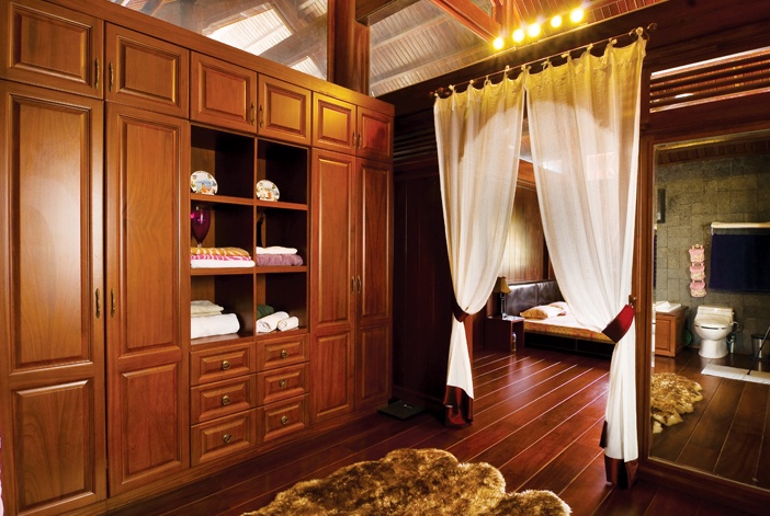 Chỗ ngủ người cao tuổi cần đủ thoáng và đủ kín gió, lưu ý điều tiết ánh sáng nhẹ nhàng và ấm áp