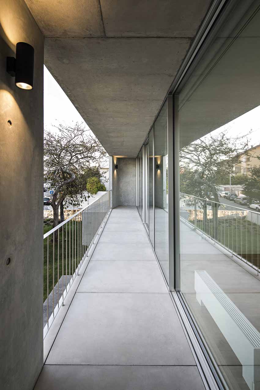 Nhà bê tông ở Porto - Ngôi nhà xây bằng đá nguyên khối