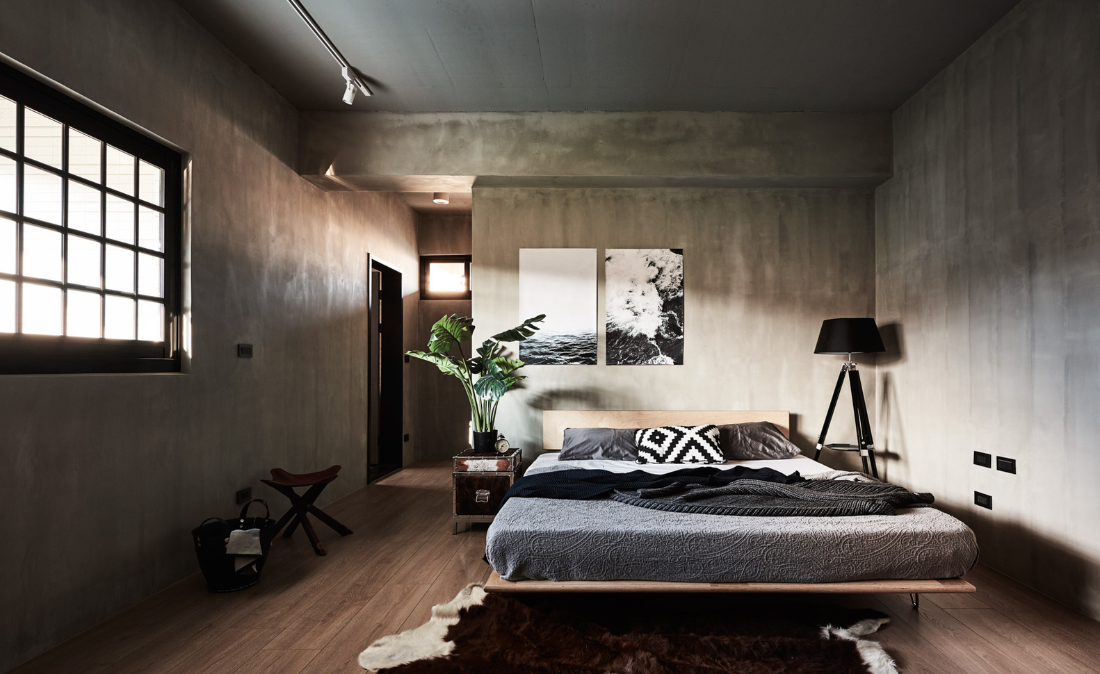 Gentle Heart of Steel / HAO Design